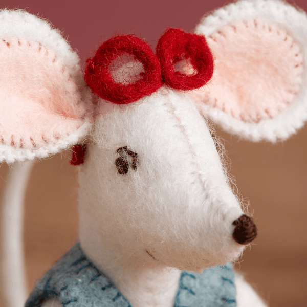 Corinne-Lapierre-Little-Mouse-