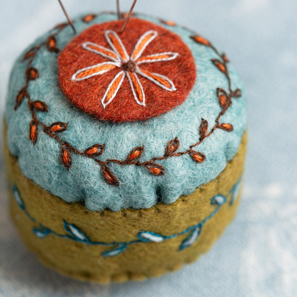 Felt Embroidered Scissors Pouch & Mini Pincushion Digital Pattern