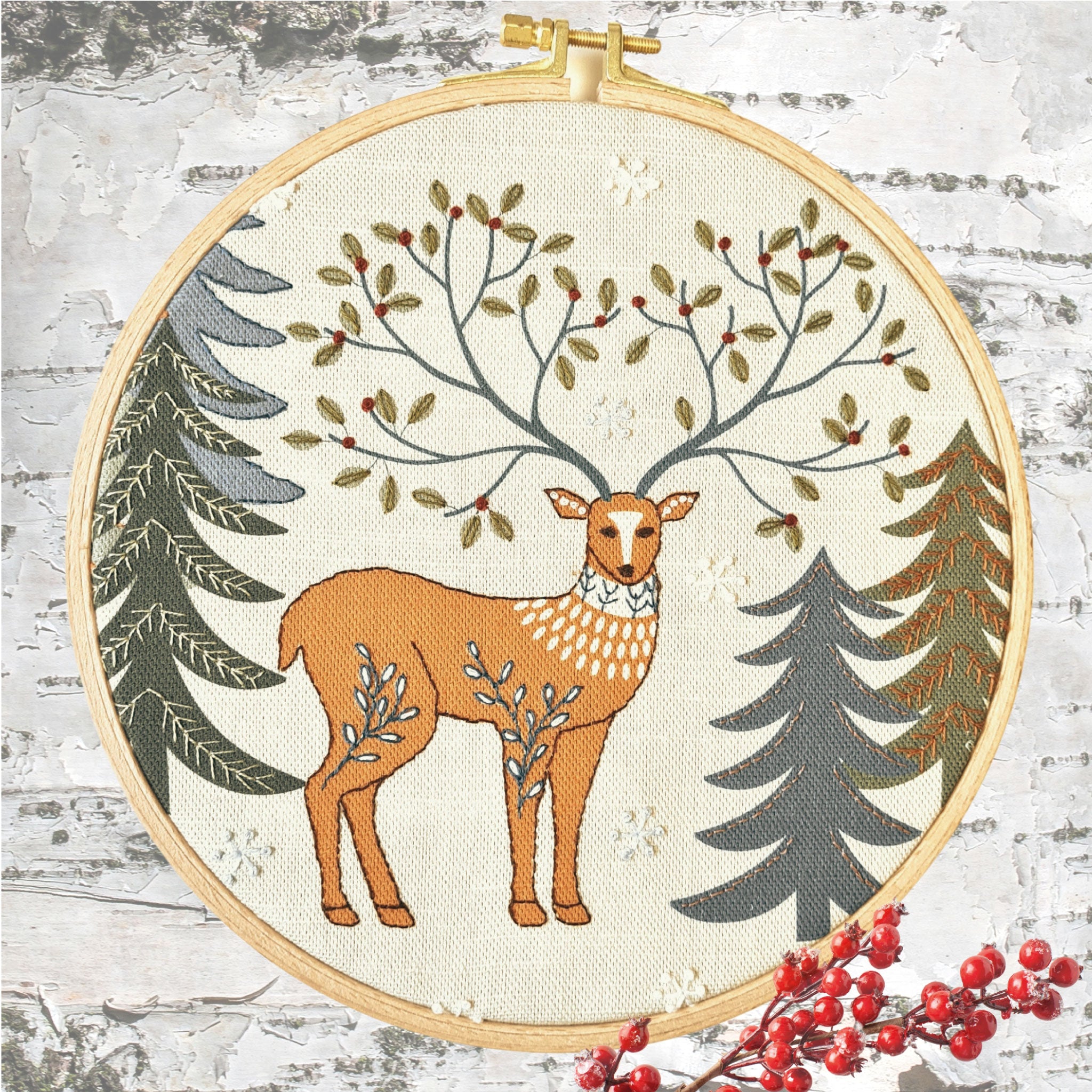 Printed Linen Embroidery Kit King of the Woods - Corinne Lapierre